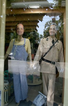 coluche_ou_le_gendarme.JPG